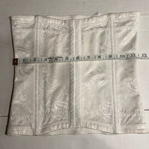 Maidenform White Corset Bodyshaper Cinch waist. Size S